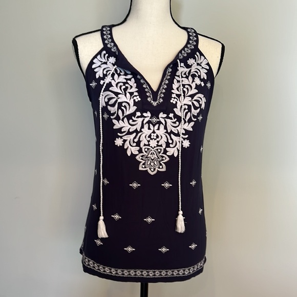 Women's Navy halter top with white embroidery size M - Picture 7 of 8